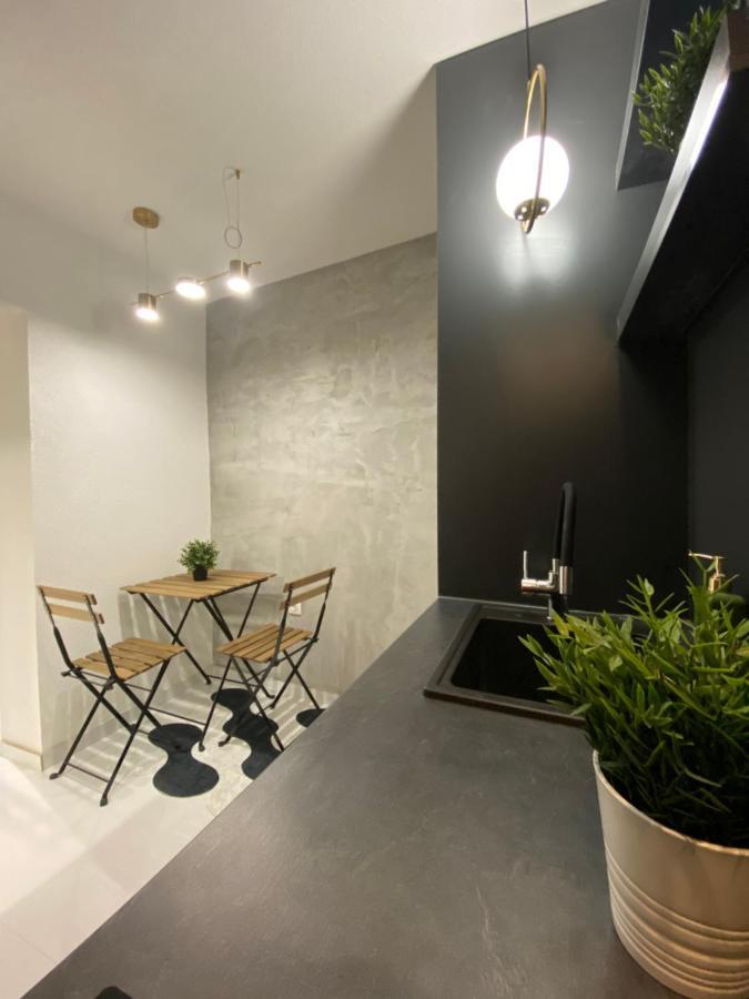 Wild Pear Old Town Boutique Accommodation Ohrid Buitenkant foto